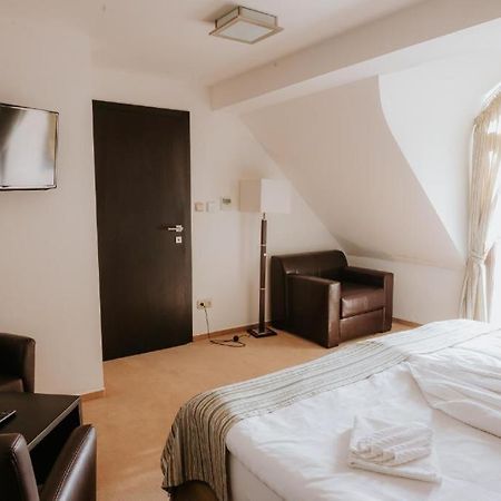 Hotel Bonaparte コシツェ エクステリア 写真