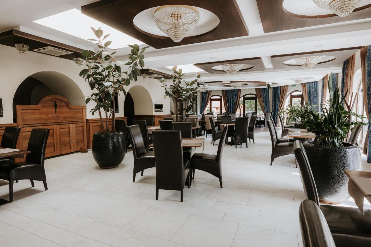 Hotel Bonaparte コシツェ エクステリア 写真