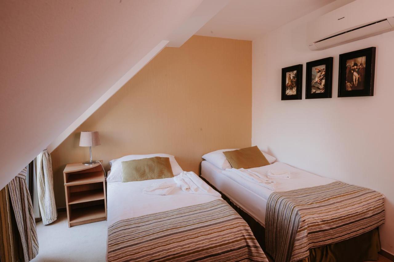 Hotel Bonaparte コシツェ エクステリア 写真