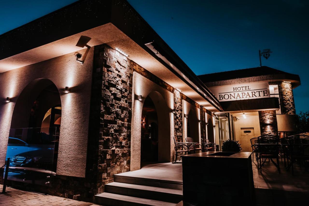 Hotel Bonaparte コシツェ エクステリア 写真