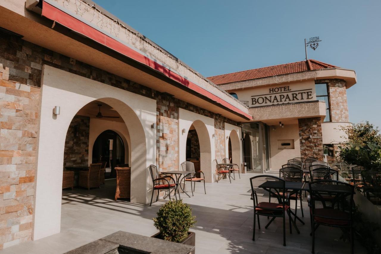 Hotel Bonaparte コシツェ エクステリア 写真
