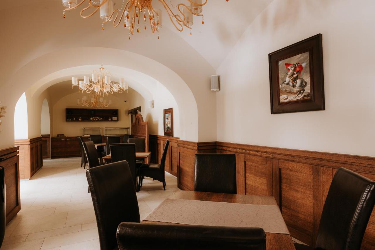 Hotel Bonaparte コシツェ エクステリア 写真