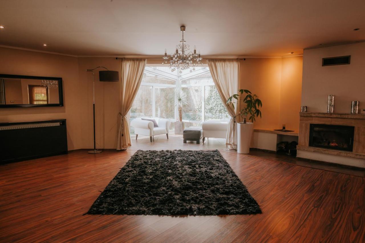Hotel Bonaparte コシツェ エクステリア 写真